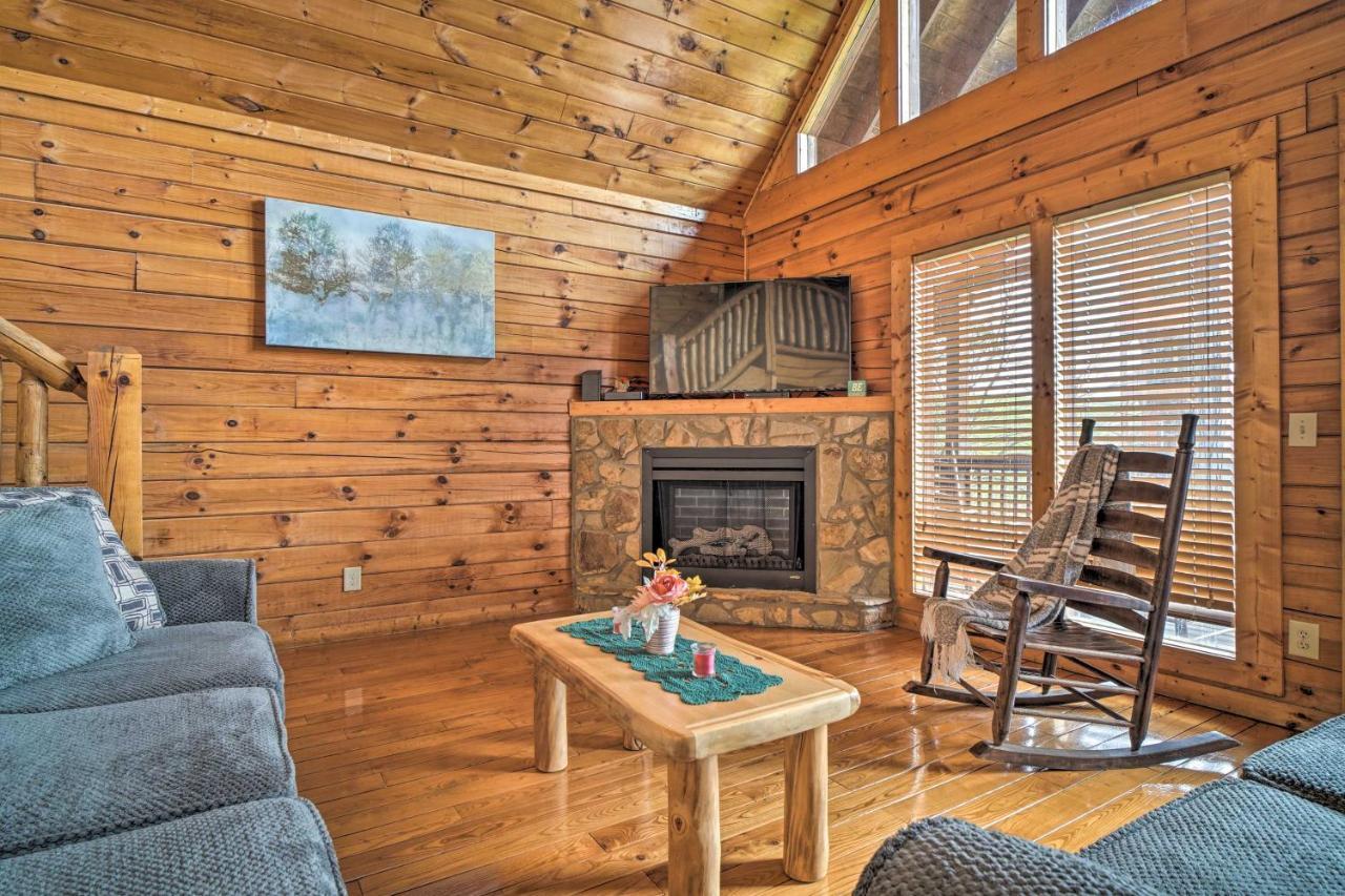 Mountain Pool Lodge Sevierville Cabin With Hot Tub Pigeon Forge Ngoại thất bức ảnh